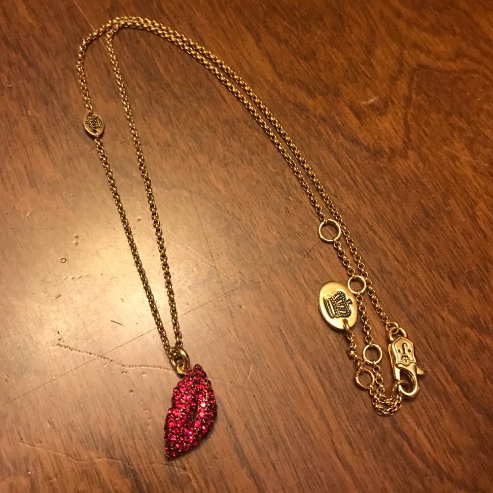 Juicy couture Lips necklace 👄💋